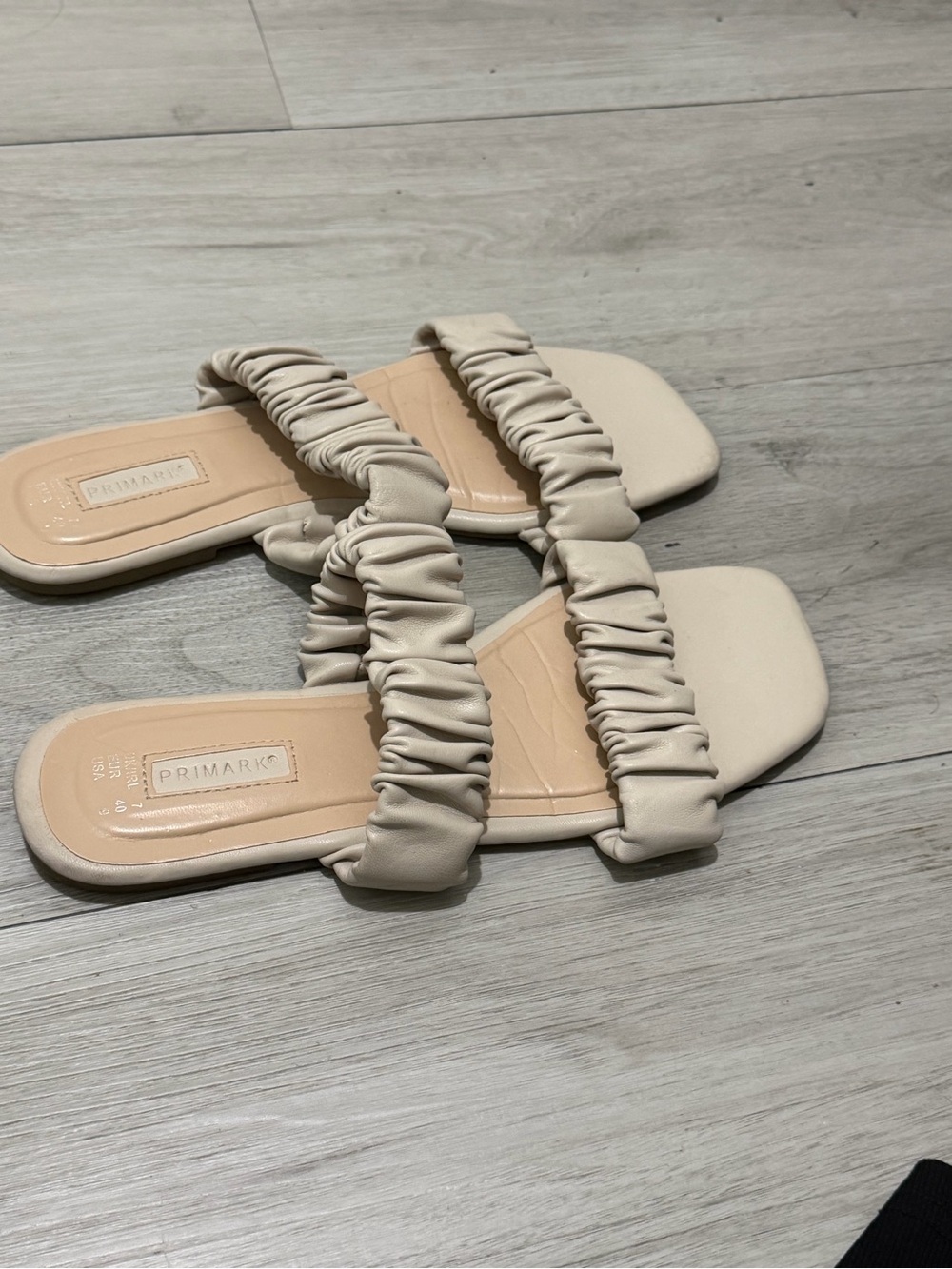 Primark Women's Cream Ruched Double-Band Slide Sandals - Picture 3 of 3